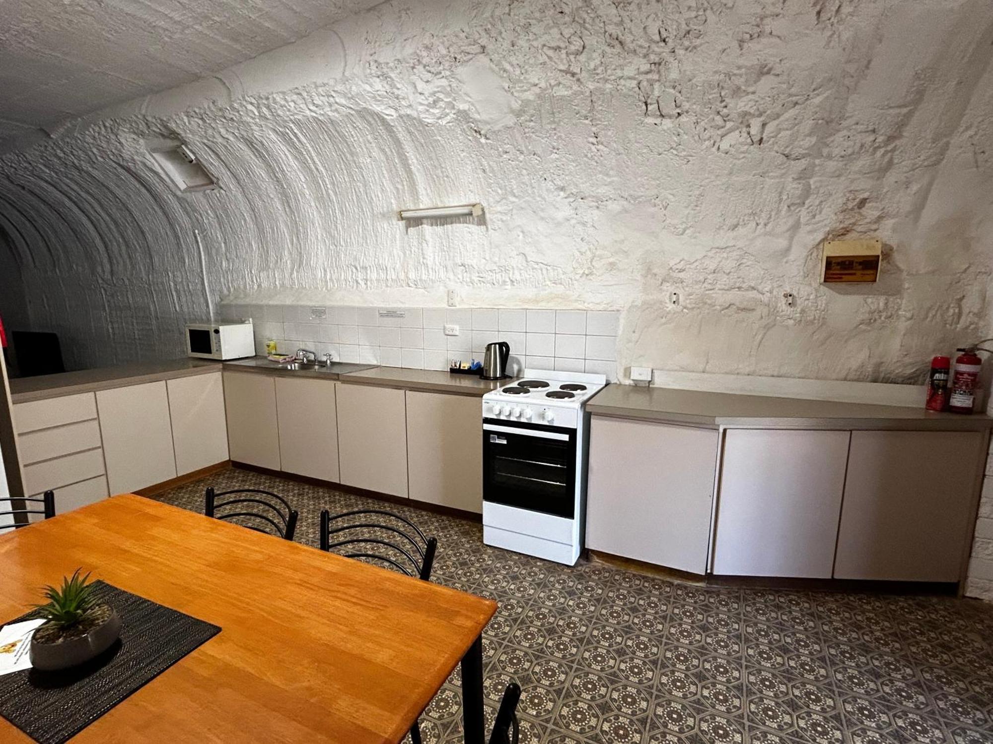 Desert View Apartments Coober Pedy Exteriör bild
